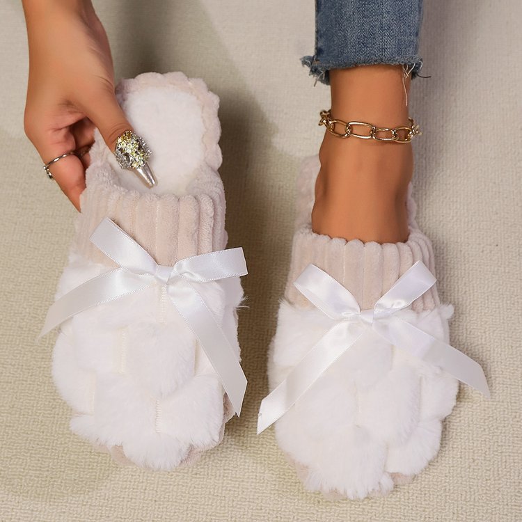 White bow trim contrast slippers with plush texture