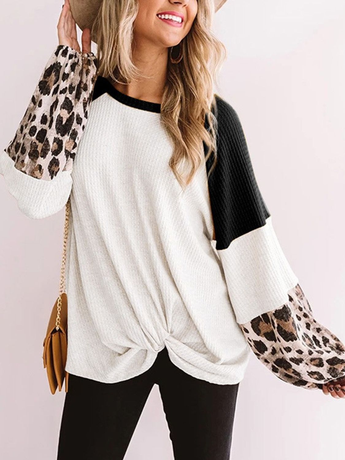 Twisted color block long sleeve T-shirt with leopard print sleeves