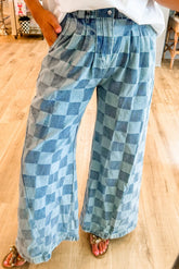 Checkered wide leg jeans with pockets, stylish design