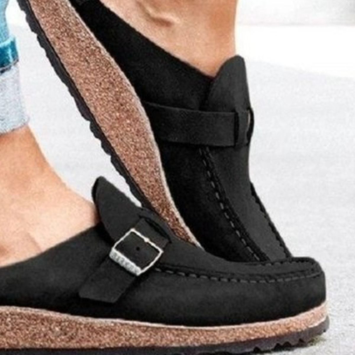 Black round toe low heel buckle loafers