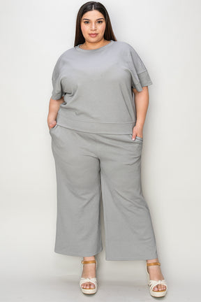 Plus size cloudy blue texture top and pants set, front view