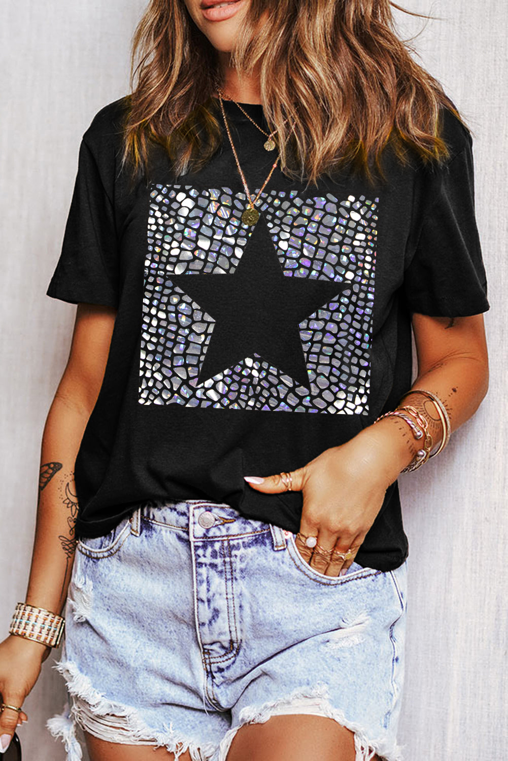 Black star round neck short sleeve t-shirt with denim shorts