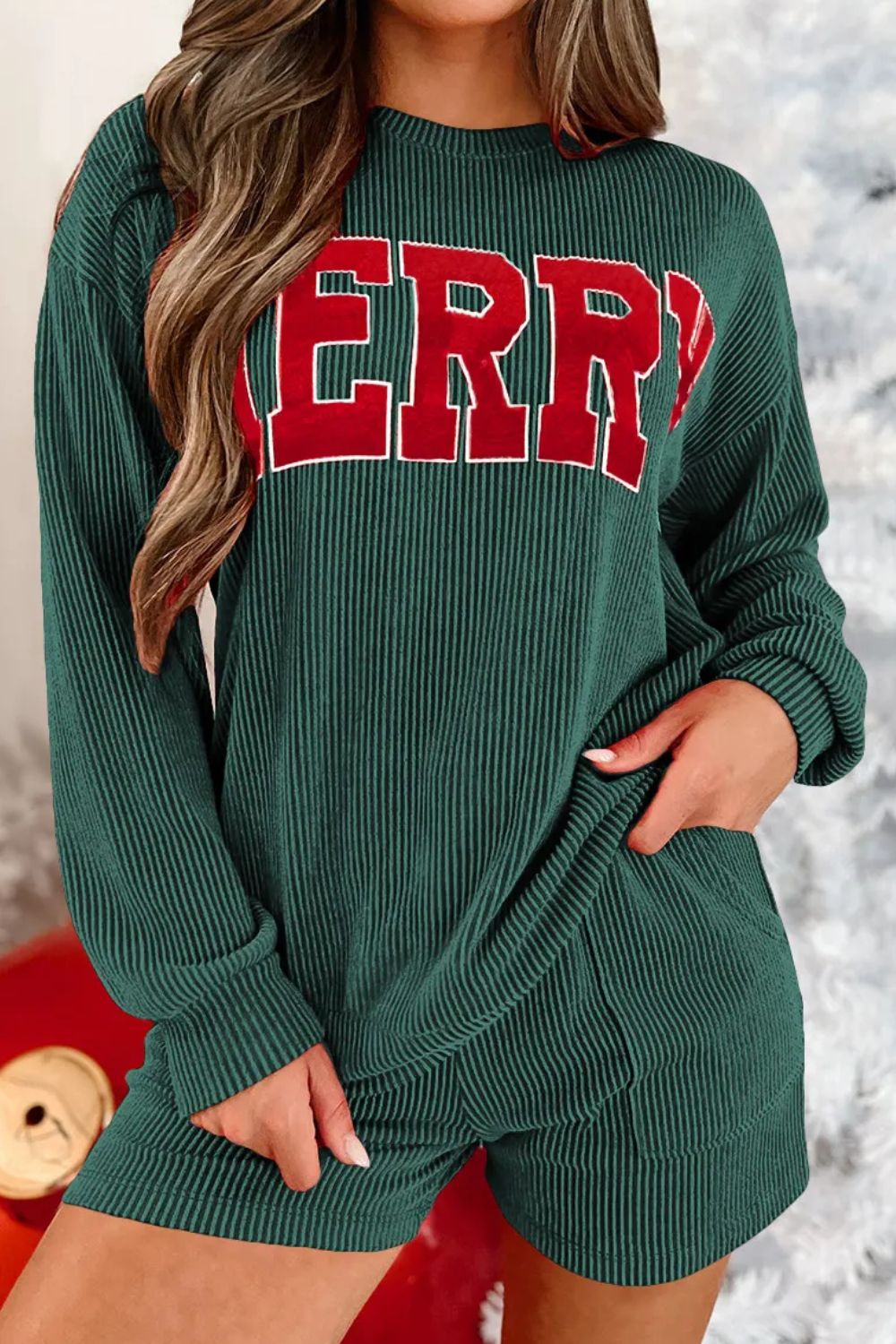 Green MERRY lounge set with long sleeves and shorts